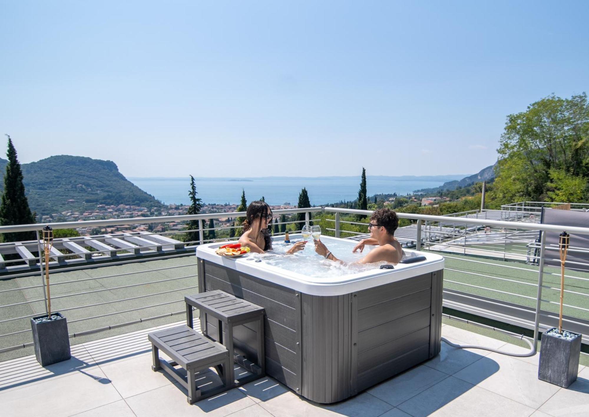 Sunset Lodge - Enjoy Holiday Γκάρντα Εξωτερικό φωτογραφία