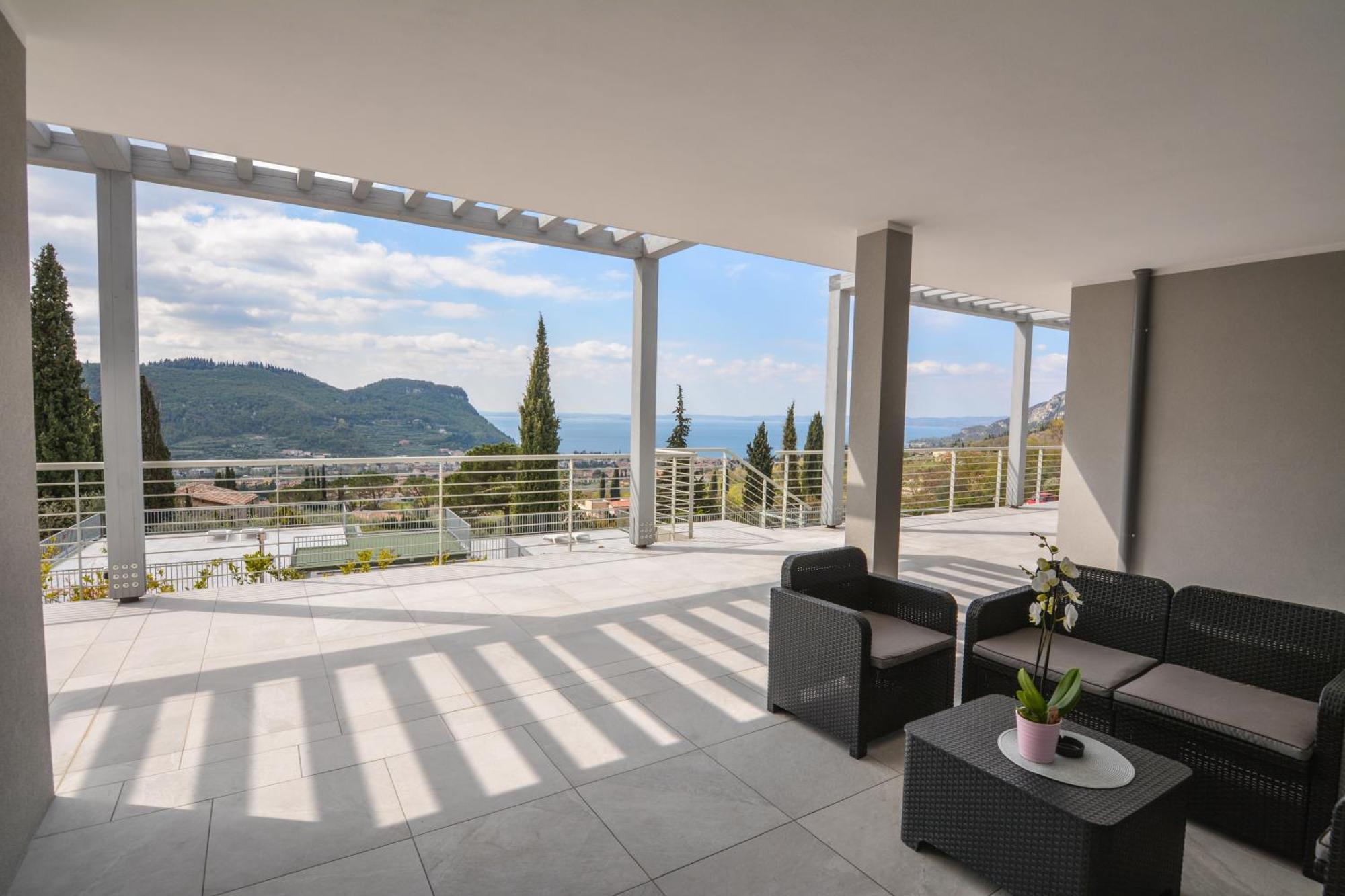 Sunset Lodge - Enjoy Holiday Γκάρντα Εξωτερικό φωτογραφία