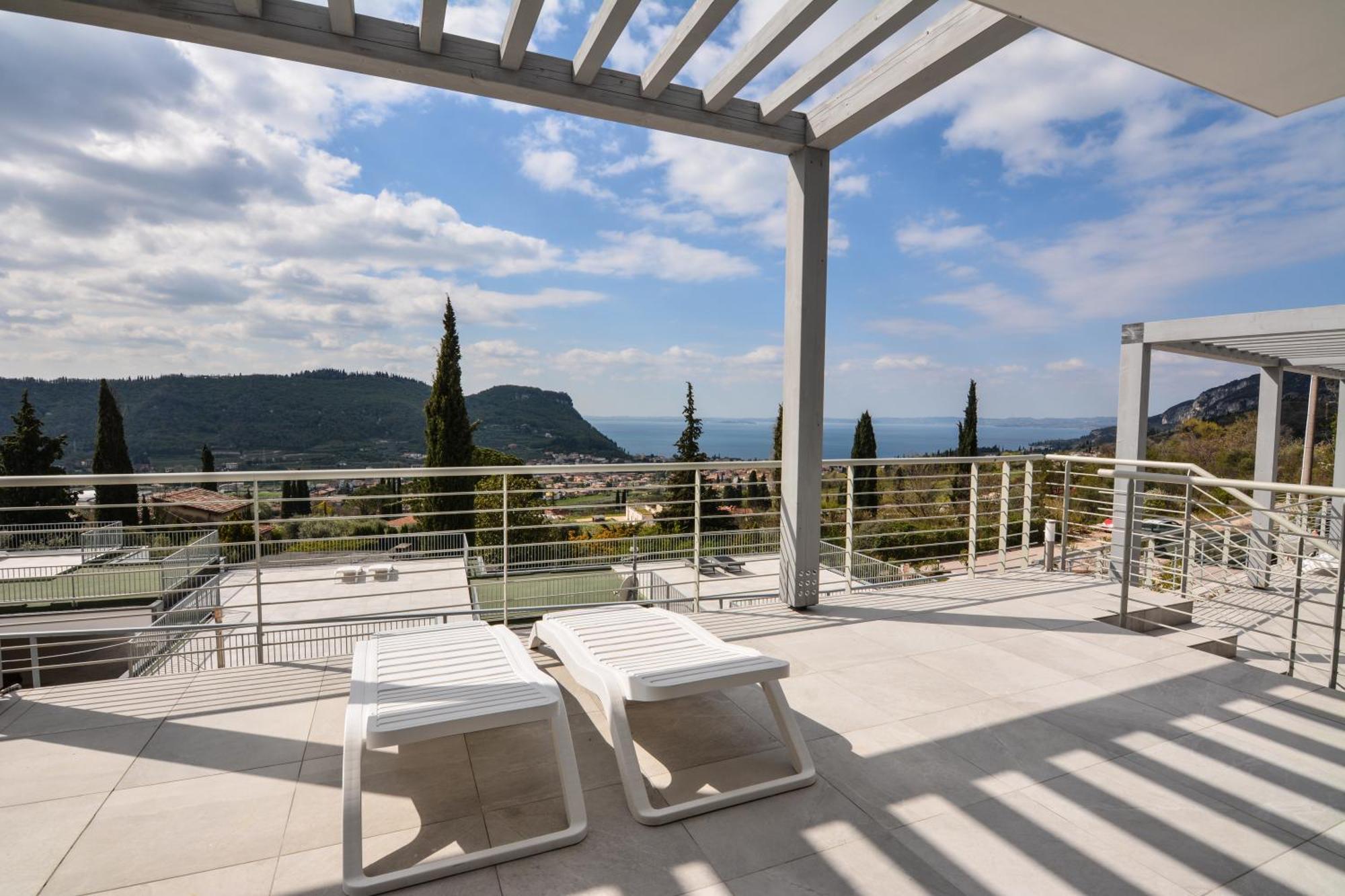 Sunset Lodge - Enjoy Holiday Γκάρντα Εξωτερικό φωτογραφία