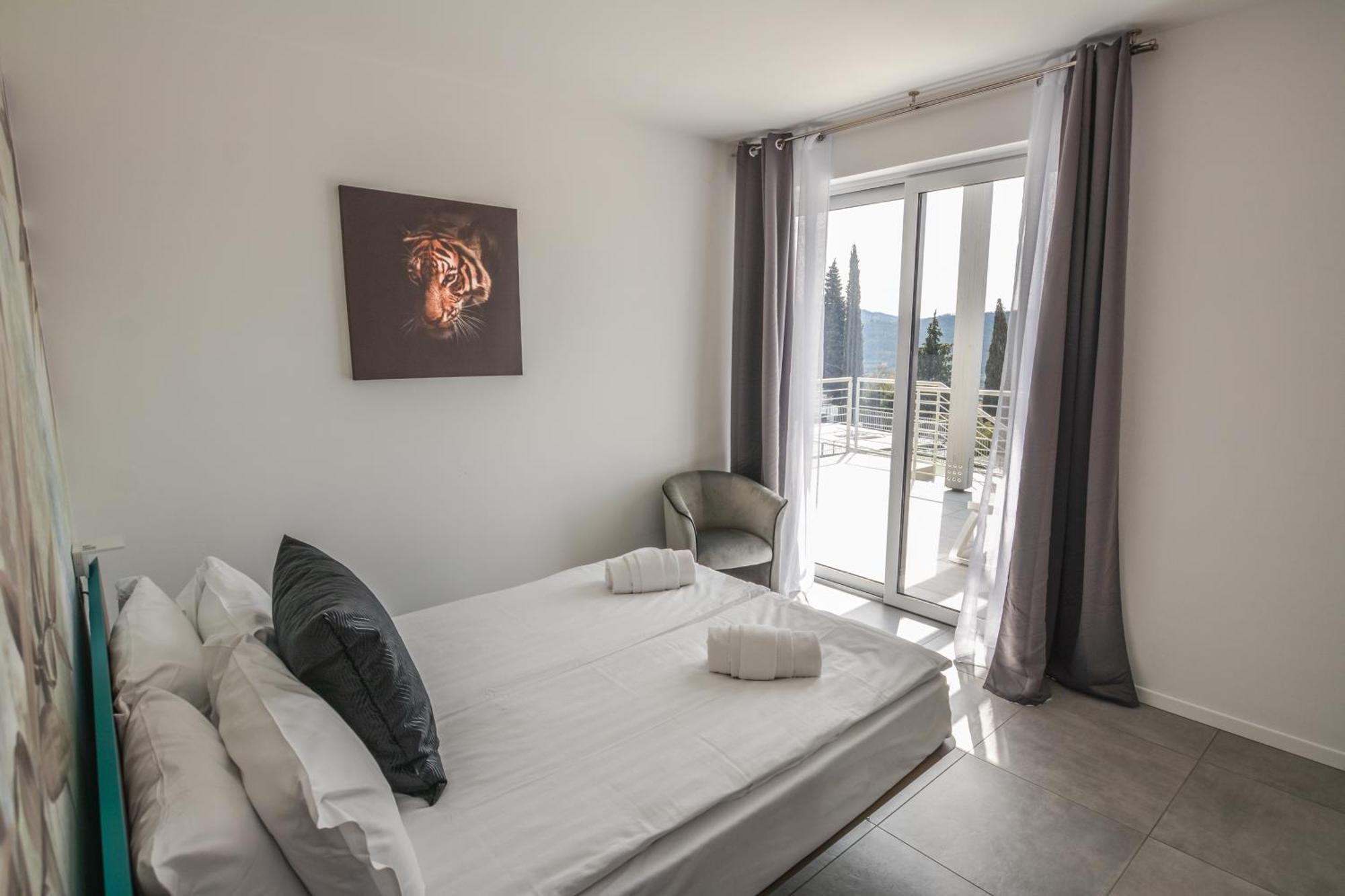 Sunset Lodge - Enjoy Holiday Γκάρντα Εξωτερικό φωτογραφία